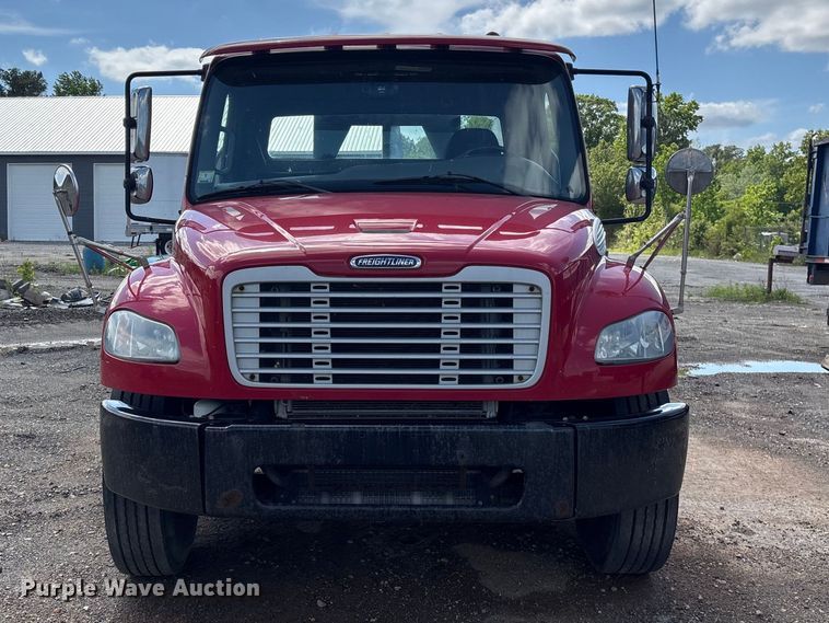 image for item EF1164 2018 Freightliner Business Class M2 chassis lift truck