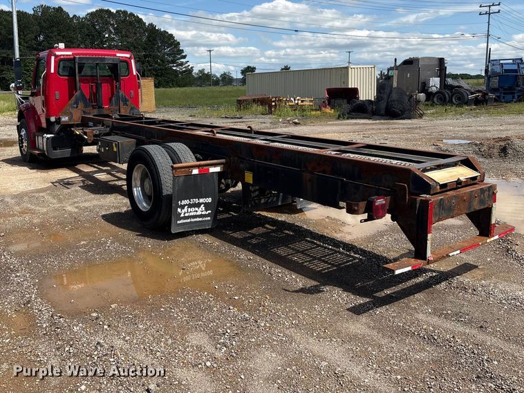 image for item EF1164 2018 Freightliner Business Class M2 chassis lift truck