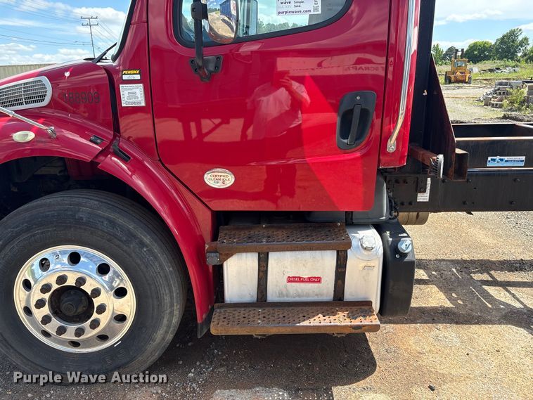 image for item EF1164 2018 Freightliner Business Class M2 chassis lift truck