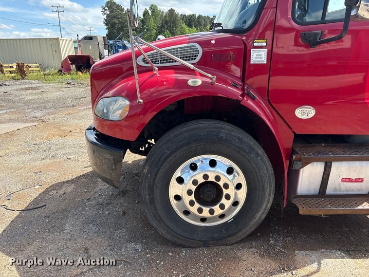 image for item EF1164 2018 Freightliner Business Class M2 chassis lift truck