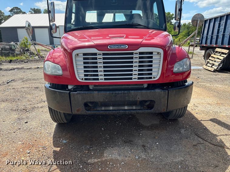 image for item EF1164 2018 Freightliner Business Class M2 chassis lift truck