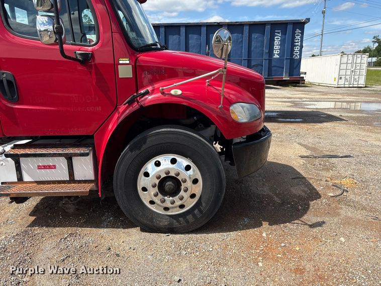 image for item EF1164 2018 Freightliner Business Class M2 chassis lift truck