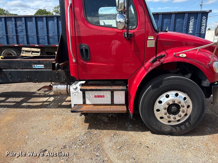 image for item EF1164 2018 Freightliner Business Class M2 chassis lift truck