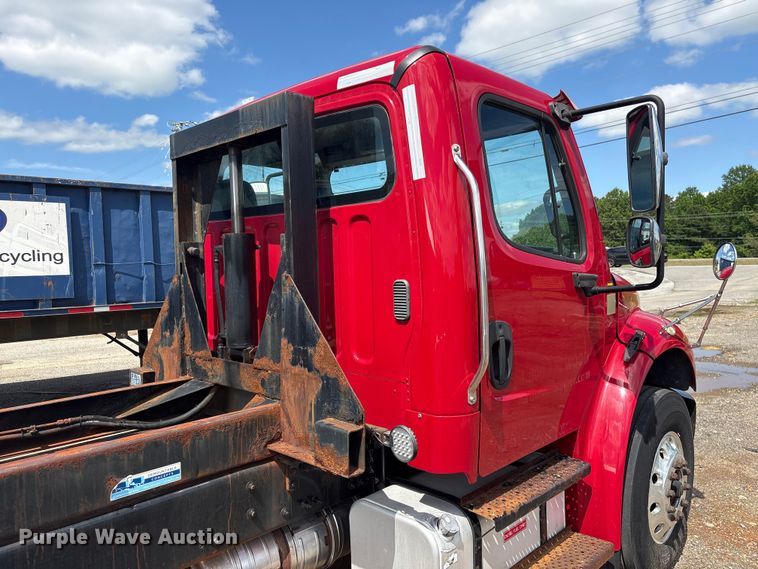 image for item EF1164 2018 Freightliner Business Class M2 chassis lift truck