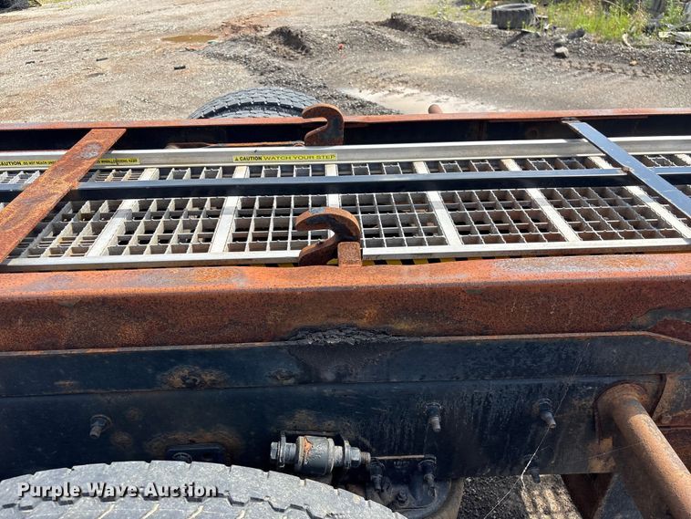 image for item EF1164 2018 Freightliner Business Class M2 chassis lift truck