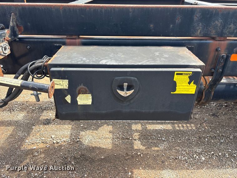 image for item EF1164 2018 Freightliner Business Class M2 chassis lift truck
