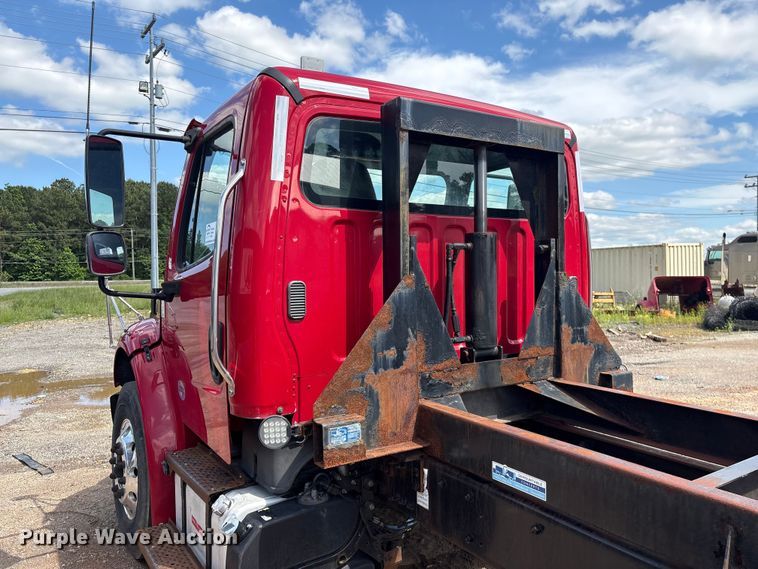 image for item EF1164 2018 Freightliner Business Class M2 chassis lift truck