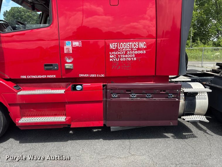image for item EF1217 2015 Volvo VNL semi truck