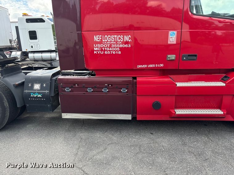 image for item EF1217 2015 Volvo VNL semi truck