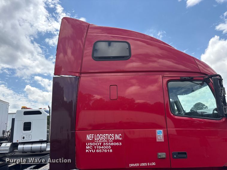 image for item EF1217 2015 Volvo VNL semi truck