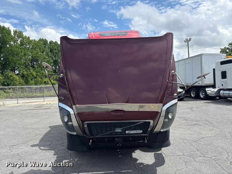 image for item EF1217 2015 Volvo VNL semi truck