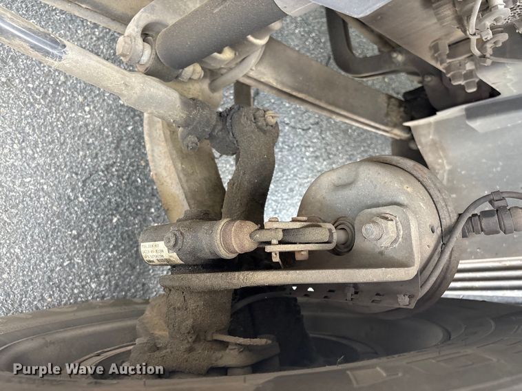 image for item EF1217 2015 Volvo VNL semi truck