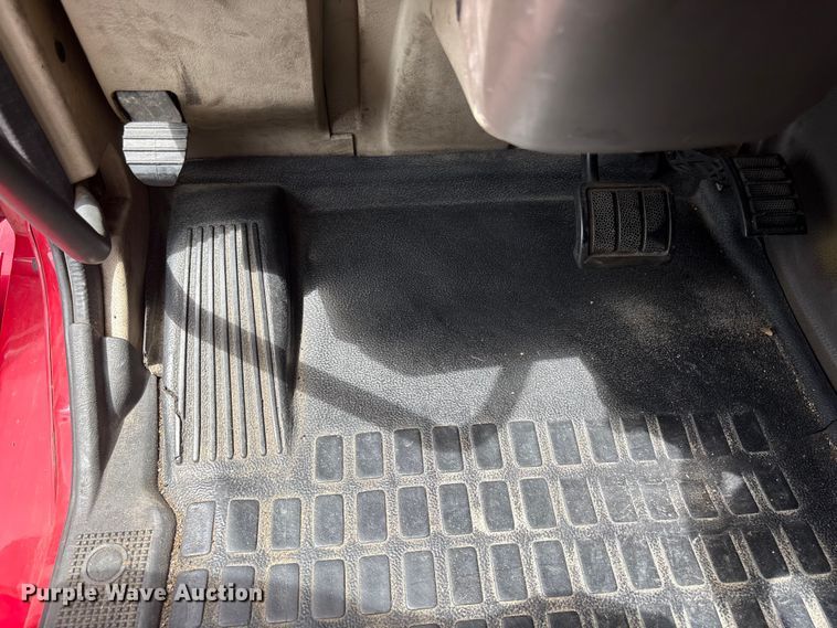 image for item EF1217 2015 Volvo VNL semi truck