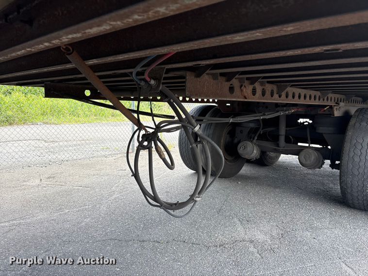 image for item EF1218 2005 Wabash dry van trailer