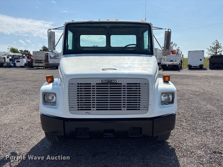 image for item EG9088 2000 Freightliner FL60 truck cab and chassis