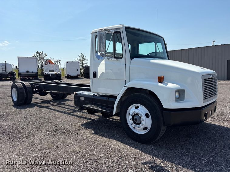 image for item EG9088 2000 Freightliner FL60 truck cab and chassis