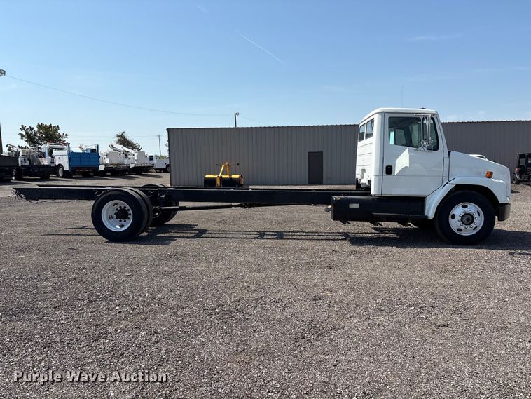 image for item EG9088 2000 Freightliner FL60 truck cab and chassis