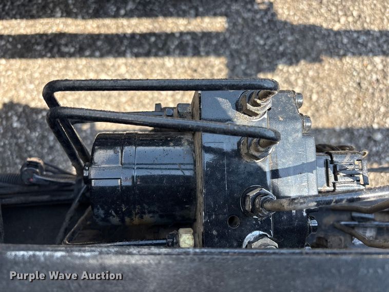 image for item EG9088 2000 Freightliner FL60 truck cab and chassis