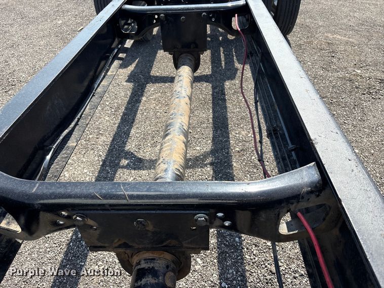 image for item EG9088 2000 Freightliner FL60 truck cab and chassis