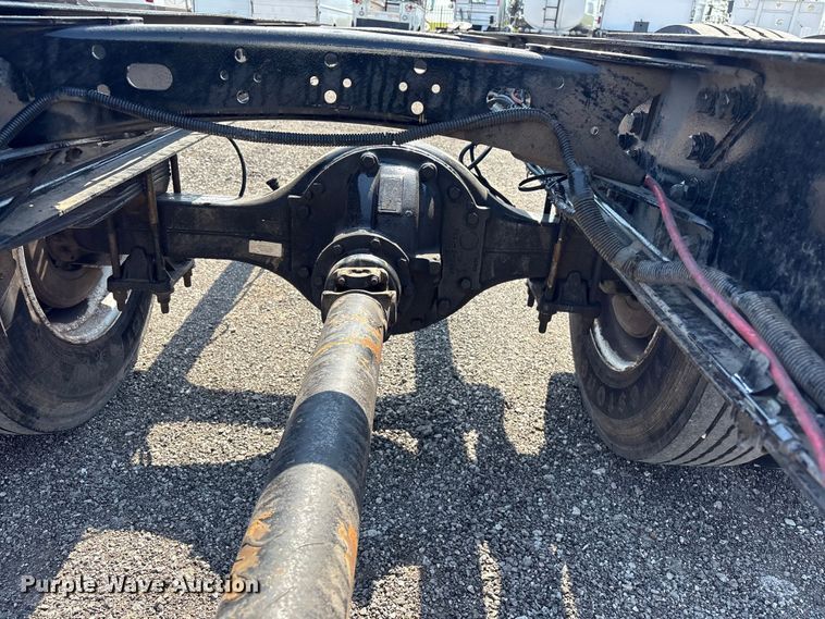 image for item EG9088 2000 Freightliner FL60 truck cab and chassis