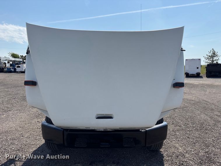 image for item EG9088 2000 Freightliner FL60 truck cab and chassis