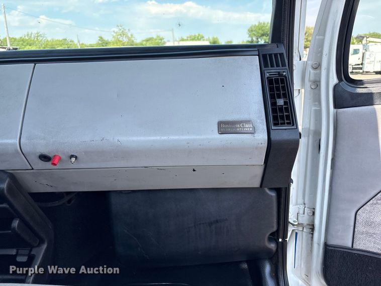 image for item EG9088 2000 Freightliner FL60 truck cab and chassis