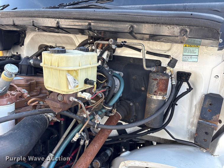 image for item EG9088 2000 Freightliner FL60 truck cab and chassis