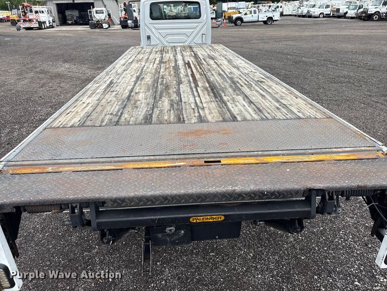 image for item EG9099 2015 International DuraStar 4300 flatbed truck