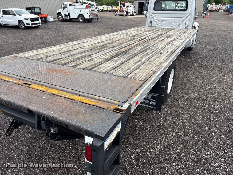 image for item EG9099 2015 International DuraStar 4300 flatbed truck