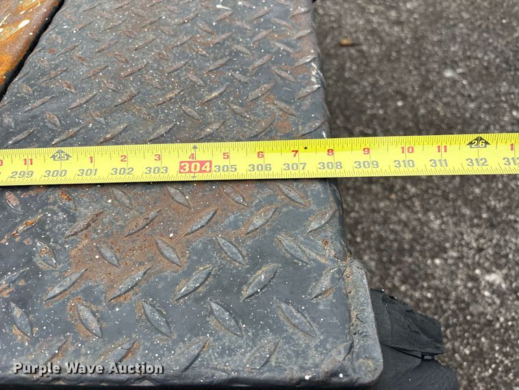 image for item EG9099 2015 International DuraStar 4300 flatbed truck