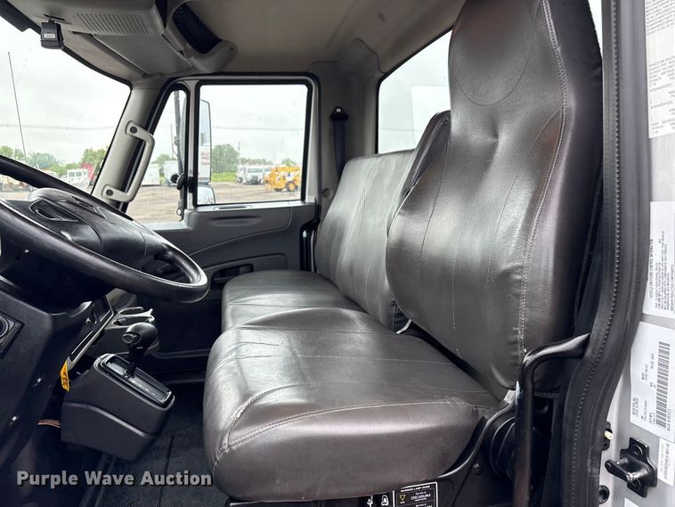 image for item EG9099 2015 International DuraStar 4300 flatbed truck