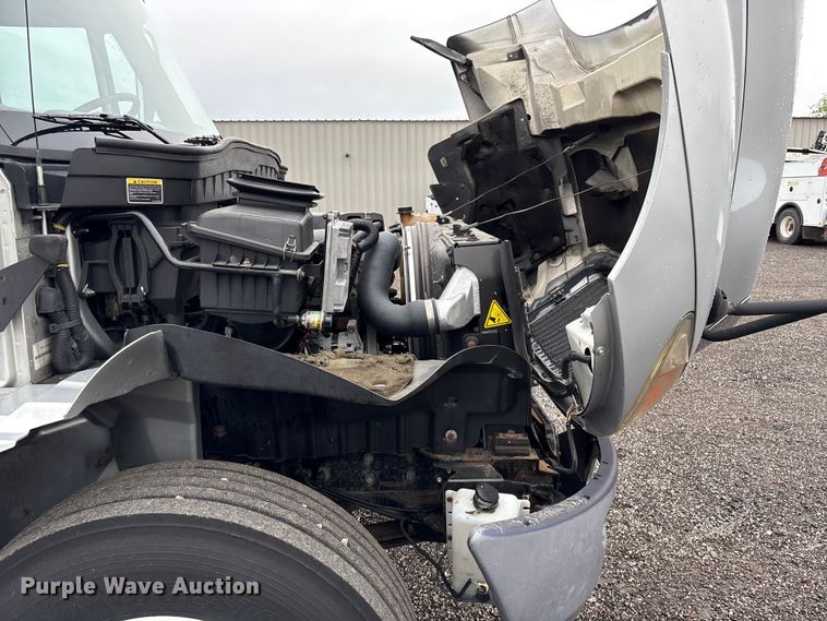 image for item EG9099 2015 International DuraStar 4300 flatbed truck