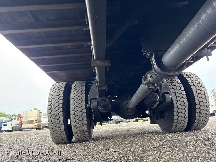 image for item EG9099 2015 International DuraStar 4300 flatbed truck