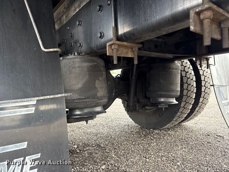 image for item EG9099 2015 International DuraStar 4300 flatbed truck