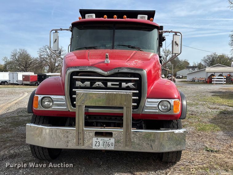 image for item EM0066 2004 Mack CV700 Series dump truck