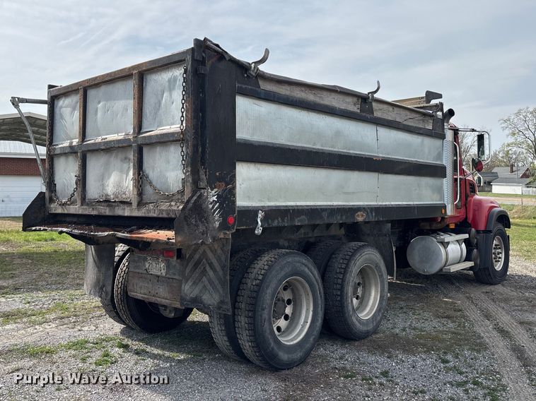 image for item EM0066 2004 Mack CV700 Series dump truck