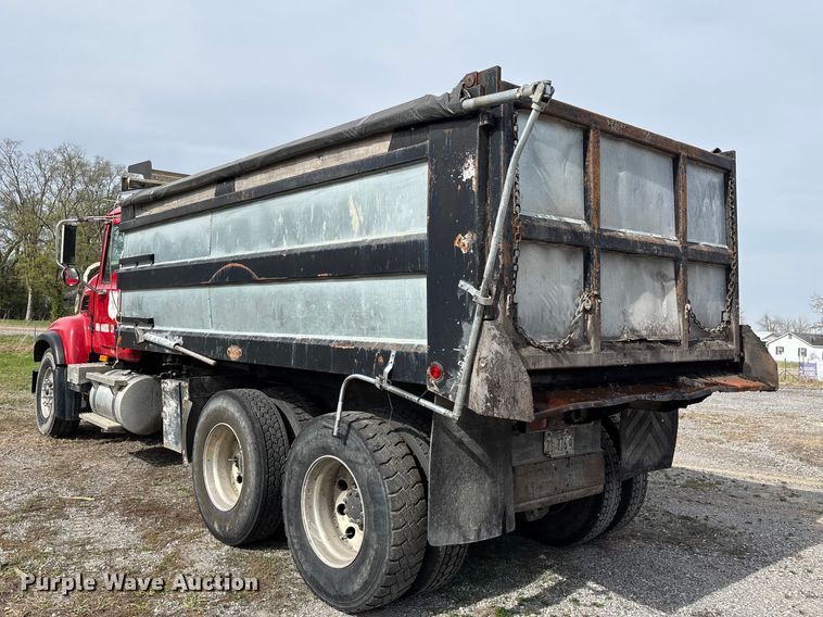 image for item EM0066 2004 Mack CV700 Series dump truck
