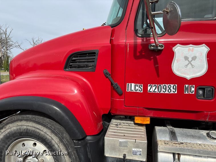 image for item EM0066 2004 Mack CV700 Series dump truck