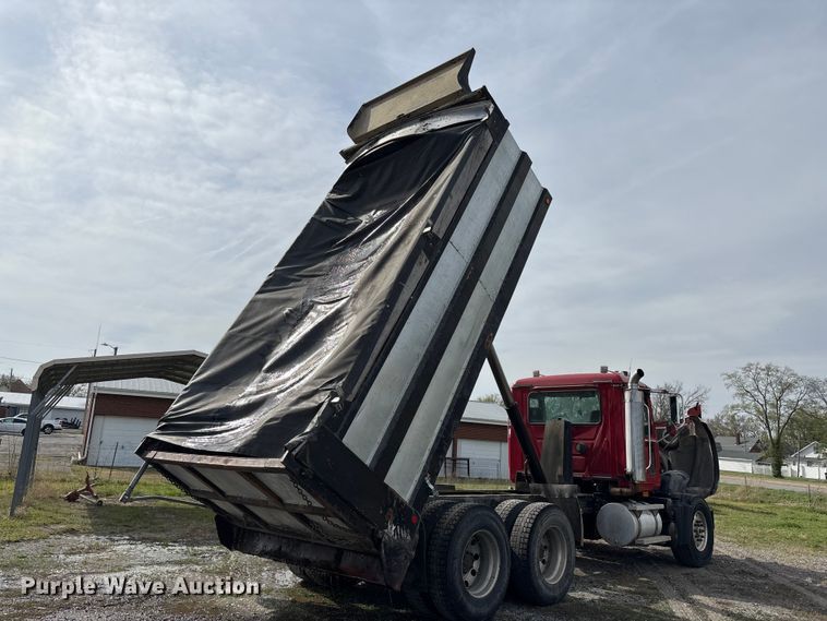 image for item EM0066 2004 Mack CV700 Series dump truck