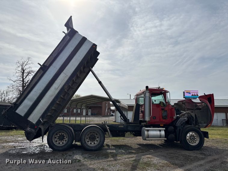 image for item EM0066 2004 Mack CV700 Series dump truck