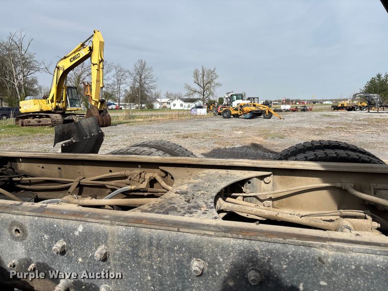 image for item EM0066 2004 Mack CV700 Series dump truck