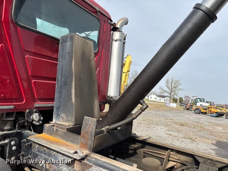 image for item EM0066 2004 Mack CV700 Series dump truck