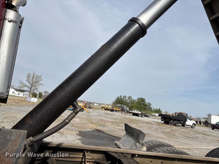 image for item EM0066 2004 Mack CV700 Series dump truck