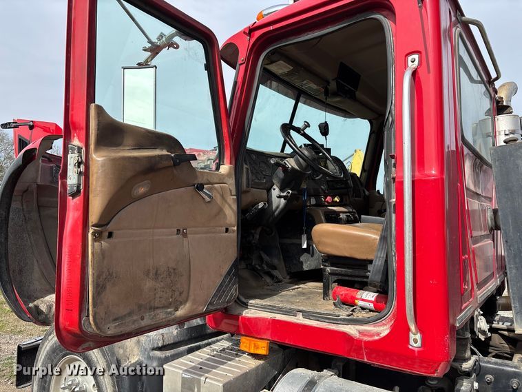 image for item EM0066 2004 Mack CV700 Series dump truck