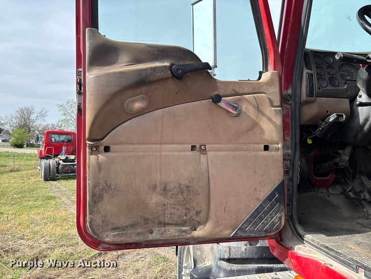 image for item EM0066 2004 Mack CV700 Series dump truck