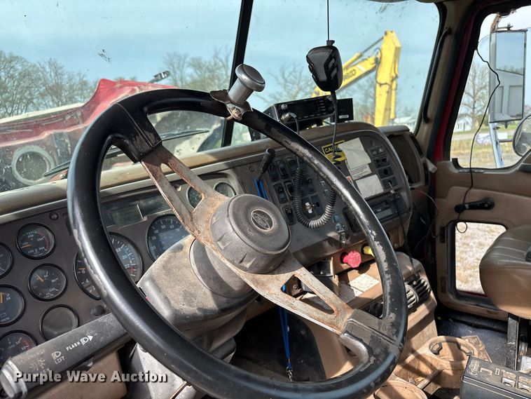 image for item EM0066 2004 Mack CV700 Series dump truck