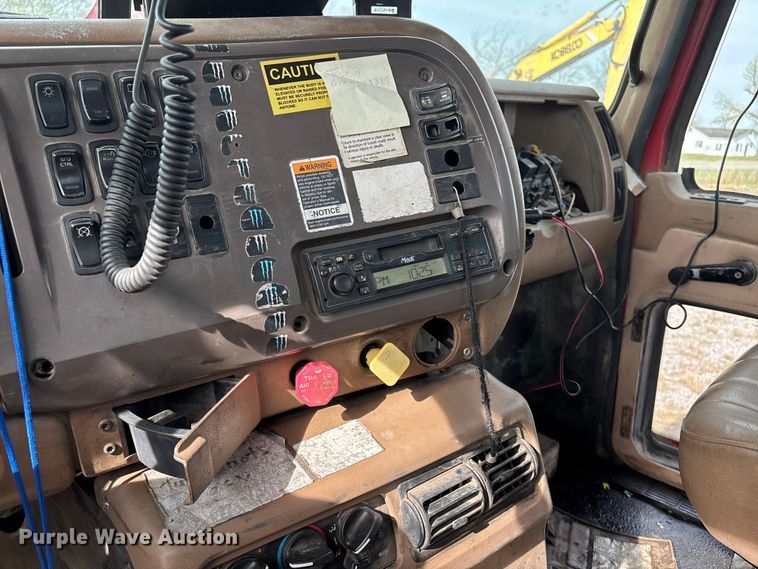 image for item EM0066 2004 Mack CV700 Series dump truck