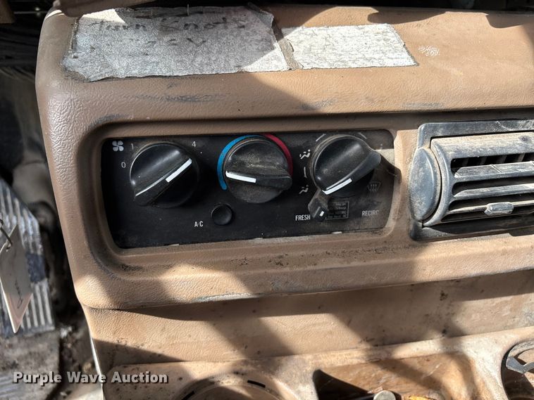 image for item EM0066 2004 Mack CV700 Series dump truck