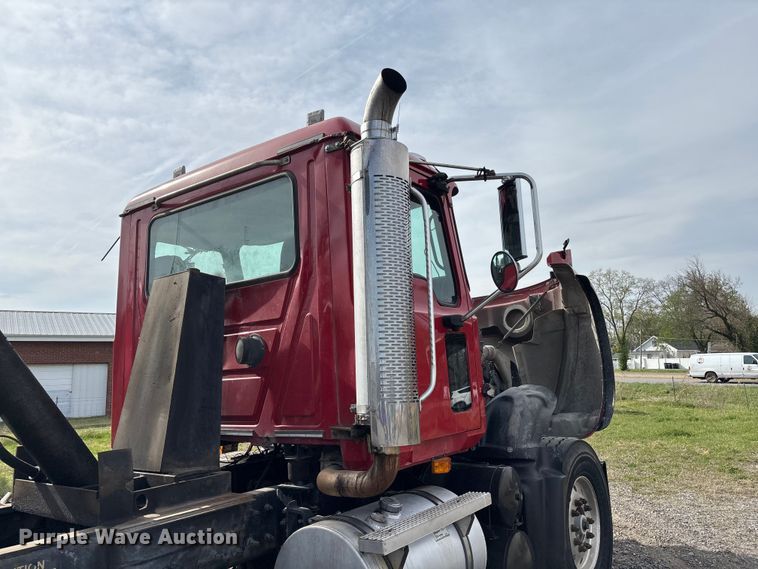 image for item EM0066 2004 Mack CV700 Series dump truck
