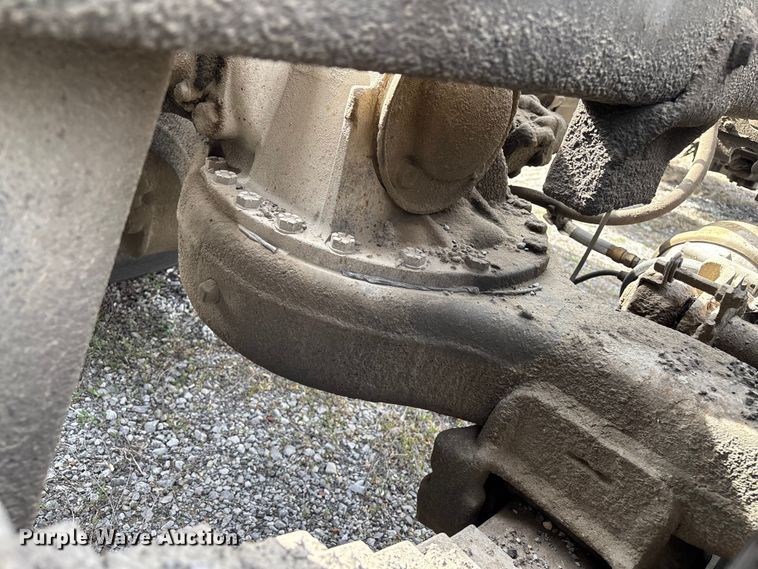 image for item EM0066 2004 Mack CV700 Series dump truck
